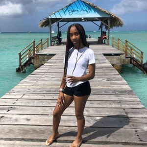 Meet your Posher, Cassandra